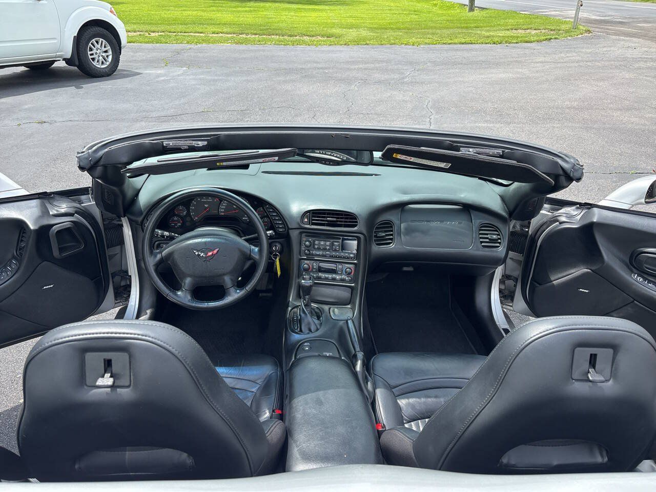 Used 2004 Chevrolet Corvette Convertible w/ Preferred Equipment Group RWD image 13