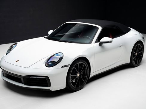 Used 2020 Porsche 911 Carrera image 4
