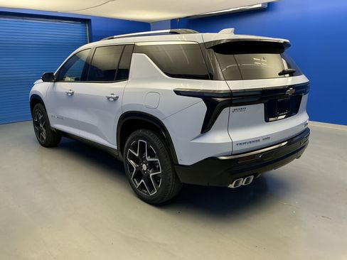 New 2026 Chevrolet Traverse High Country w/ LPO, Floor Liner Package AWD/4WD image 5