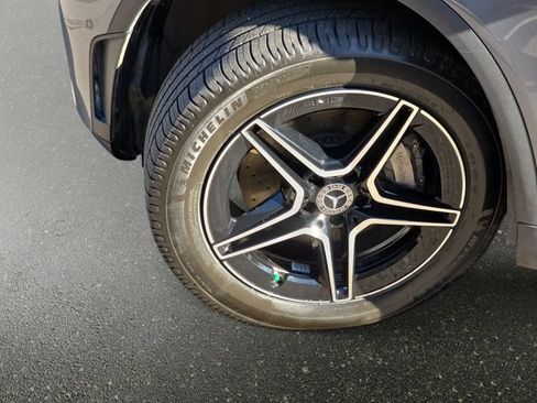 Used 2022 Mercedes-Benz GLC 300 4MATIC image 35