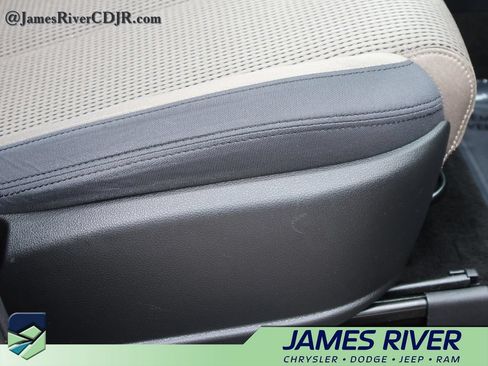 Used 2022 Hyundai Santa Fe SEL FWD image 10