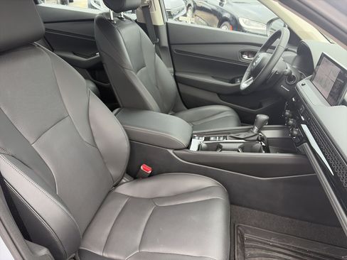 Used 2025 Honda Accord Touring image 9