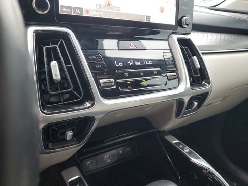 Used 2023 Kia Sorento SX image 22