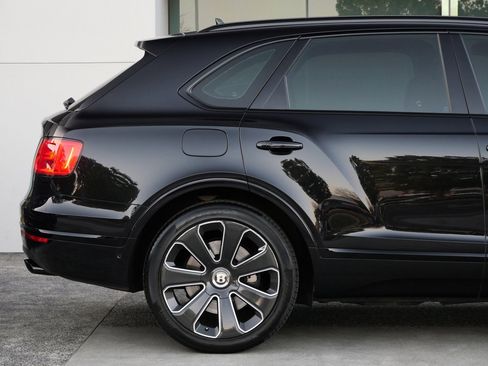 Used 2020 Bentley Bentayga image 9