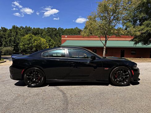 Used 2020 Dodge Charger Scat Pack RWD image 4