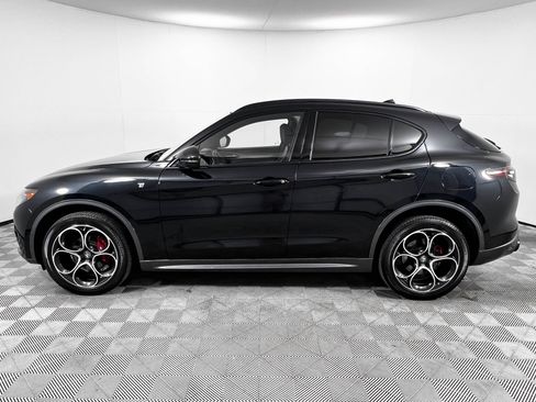 Used 2024 Alfa Romeo Stelvio Ti image 4