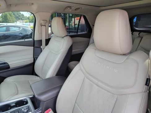 Used 2020 Ford Explorer Platinum w/ Premium Technology Package AWD/4WD image 7
