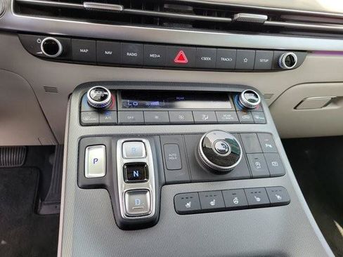 Certified 2024 Hyundai Palisade Limited FWD image 29