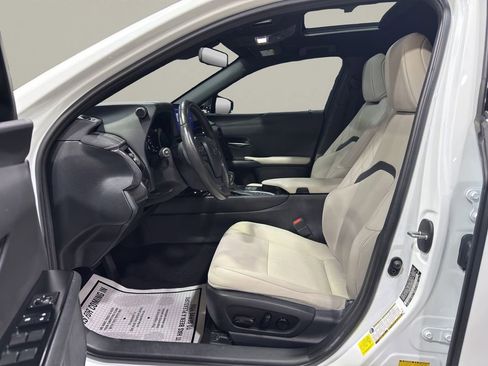 Used 2023 Lexus UX 250h F Sport image 9