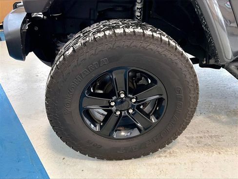 Used 2021 Jeep Wrangler Unlimited Sahara image 7