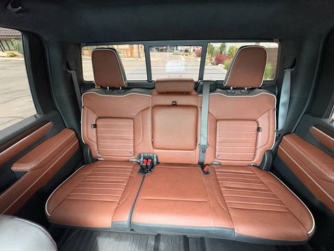 Used 2025 GMC Sierra 2500 Denali Ultimate AWD/4WD image 35