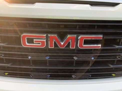 New 2026 GMC Sierra 1500 Elevation image 10