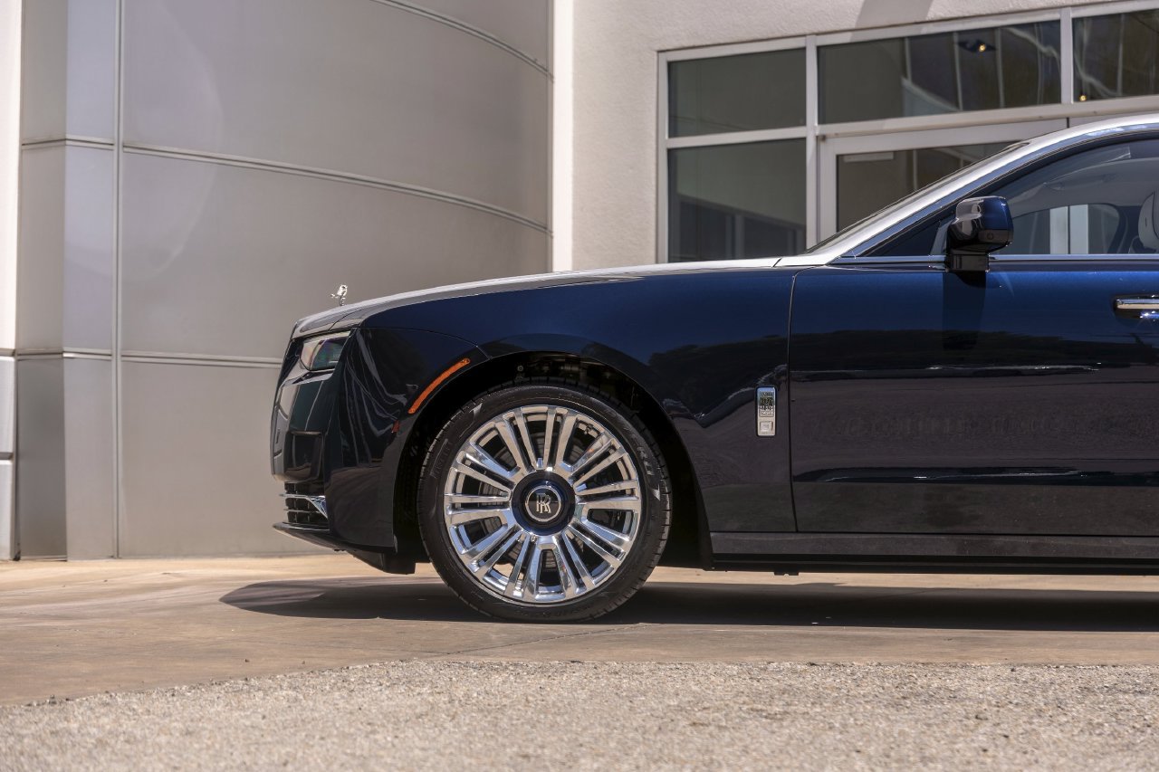 Certified 2025 Rolls-Royce Ghost AWD/4WD image 21