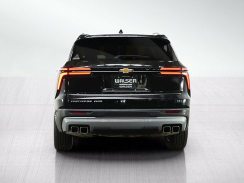 Used 2024 Chevrolet Traverse LT AWD/4WD image 4