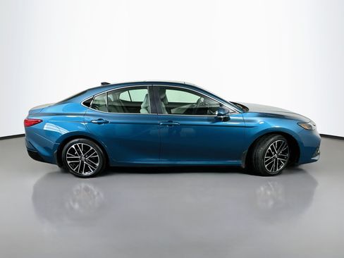 Used 2026 Toyota Camry XLE AWD/4WD image 8