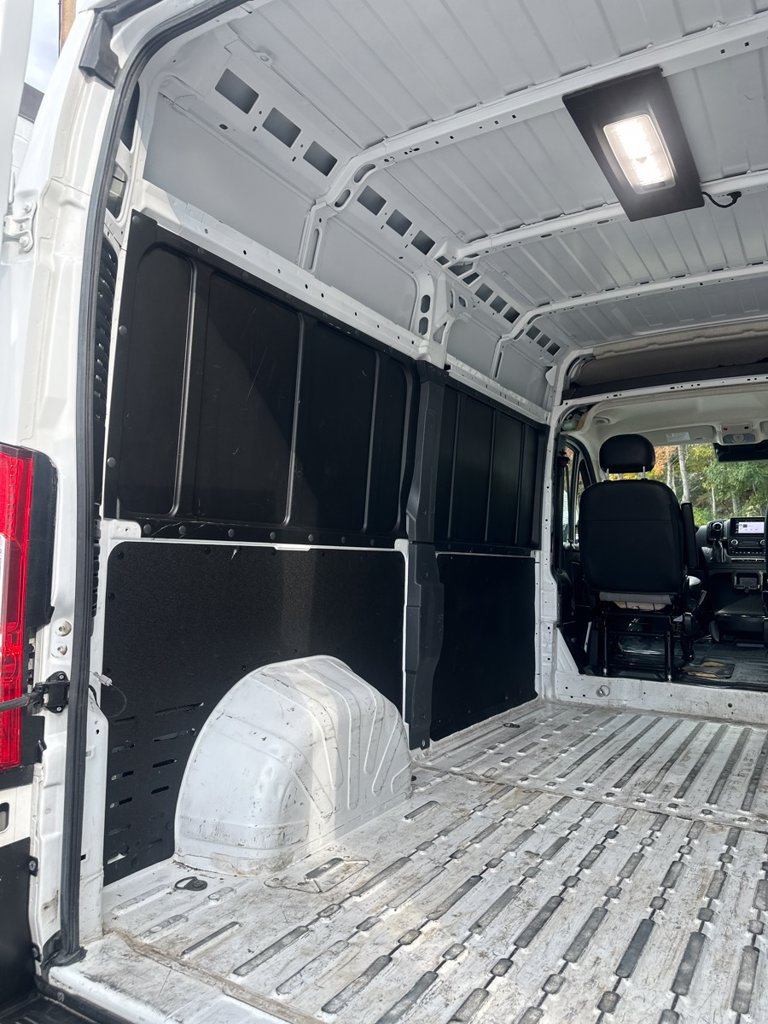 Used 2025 RAM ProMaster 2500 w/ Convenience Group FWD image 20