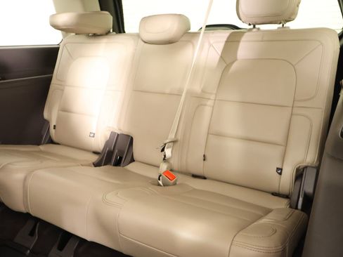 Used 2022 Lincoln Navigator Reserve image 13