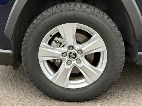Certified 2021 Toyota RAV4 XLE AWD/4WD image 9