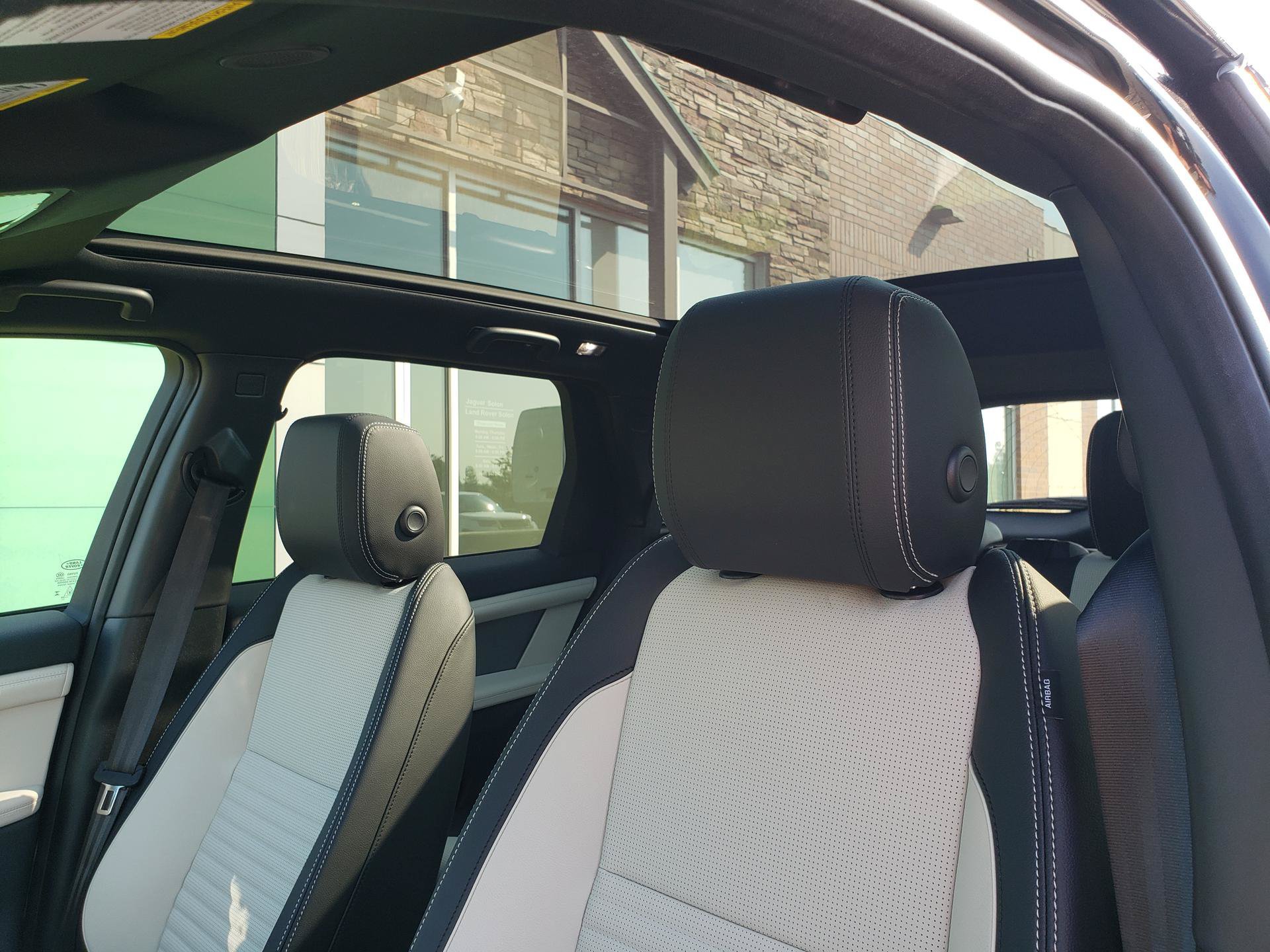 New 2026 Land Rover Discovery Sport Landmark AWD/4WD image 11