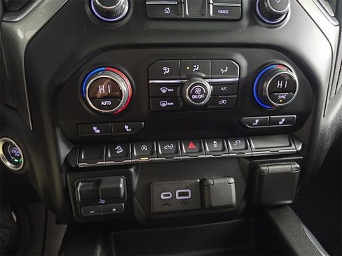 Used 2019 Chevrolet Silverado 1500 LT Trail Boss image 19