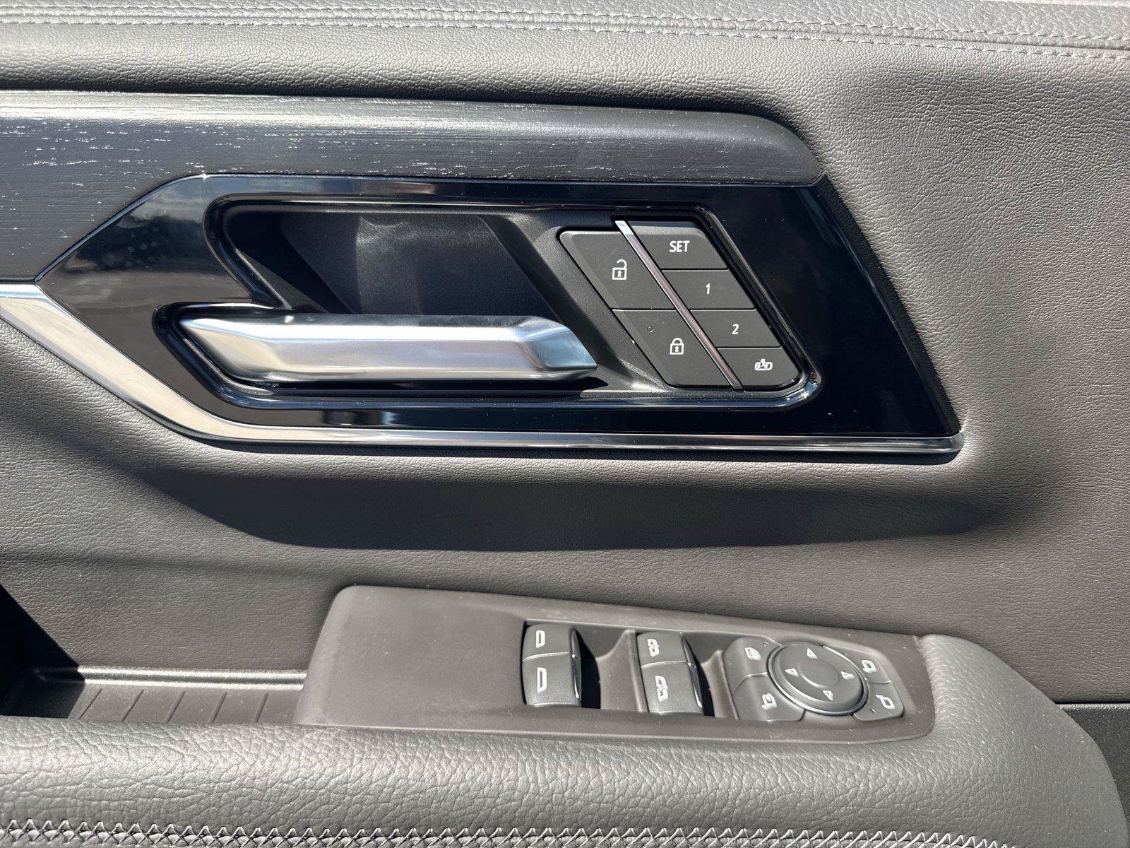 New 2026 GMC Yukon Denali AWD/4WD image 13