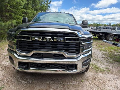 New 2025 RAM 5500 2WD Regular Cab image 3