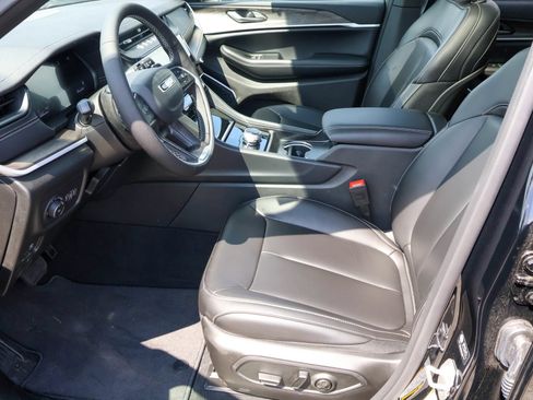 New 2026 Jeep Grand Cherokee Limited w/ Limited Altitude Package AWD/4WD image 5