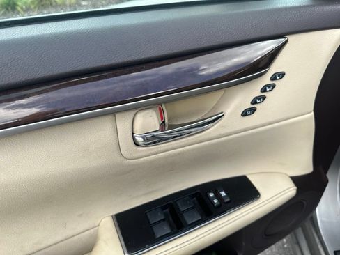 Used 2018 Lexus ES 350 w/ Premier Package FWD image 14