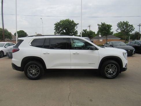 Used 2025 GMC Acadia Elevation image 5