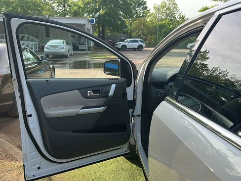 Used 2011 Ford Edge Limited w/ 302A Rapid Spec Order Code FWD image 16
