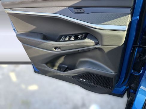 New 2025 Jeep Wagoneer S Limited image 9