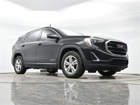 Used 2020 GMC Terrain SLE w/ Driver Convenience Package image 9
