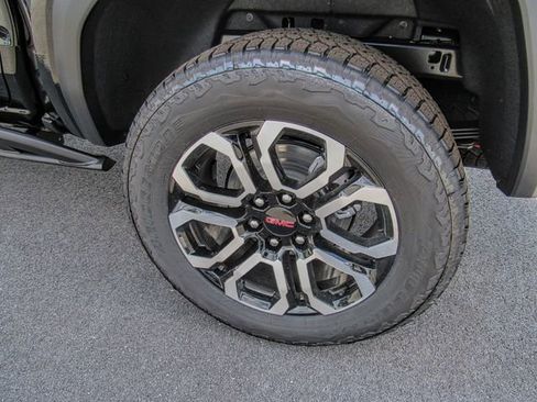 New 2025 GMC Canyon AT4 w/ Nightfall Edition image 9