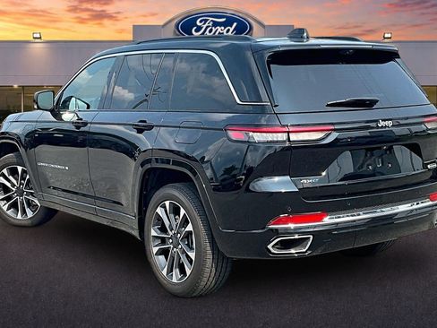 Used 2025 Jeep Grand Cherokee Overland w/ Advanced Protech Group III AWD/4WD image 2