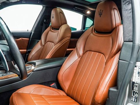 Used 2021 Maserati Levante GTS image 40