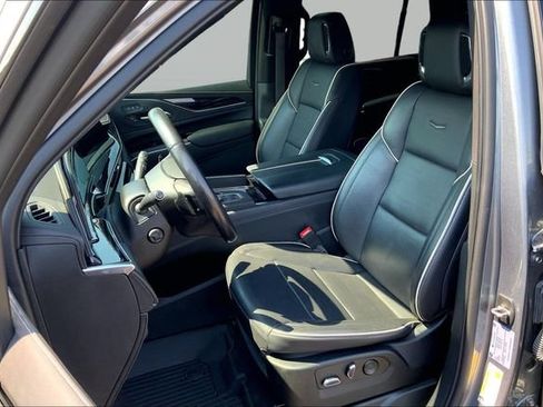 Used 2022 Cadillac Escalade Sport w/ Touring Package AWD/4WD image 17