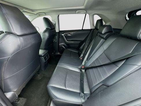 Used 2021 Toyota RAV4 Limited image 14