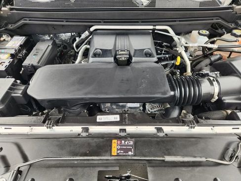 Used 2025 Chevrolet Colorado Trail Boss AWD/4WD image 31