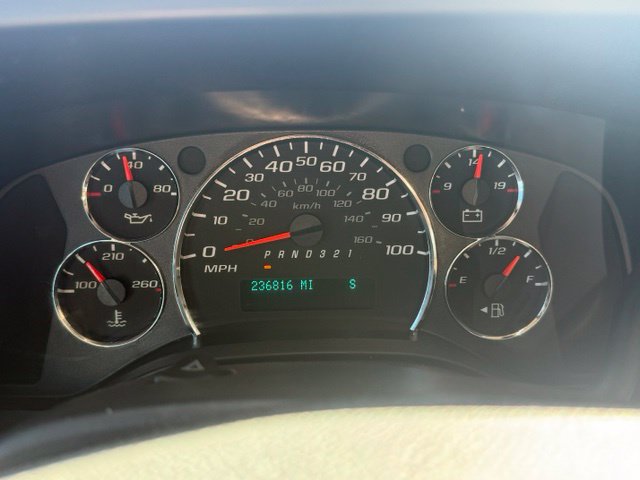 Used 2011 Chevrolet Express 1500 LT w/ LT Preferred Equipment Group AWD/4WD image 14