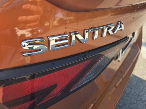 Used 2025 Nissan Sentra SR w/ SR Premium Package FWD image 19