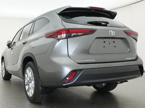 New 2026 Toyota Highlander Limited AWD/4WD image 22