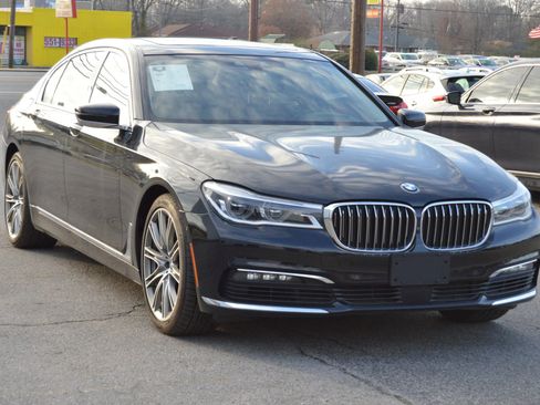 Used 2016 BMW 750i xDrive 750i xDrive Sedan 4D image 2