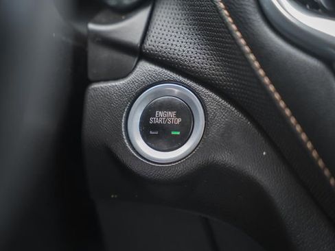 Used 2018 Chevrolet Equinox Premier AWD/4WD image 27