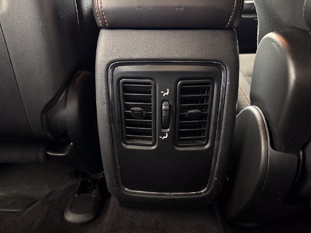 Used 2017 Jeep Grand Cherokee Laredo AWD/4WD image 25