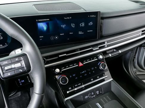 Certified 2024 Hyundai Santa Fe SEL image 12