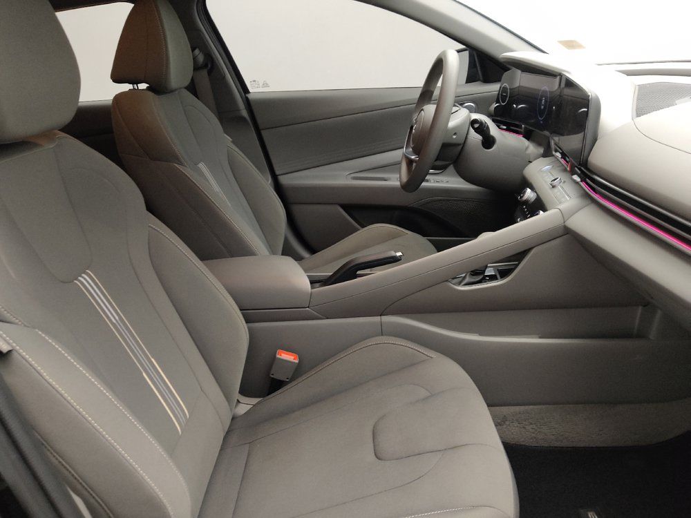Used 2024 Hyundai Elantra SEL FWD image 21