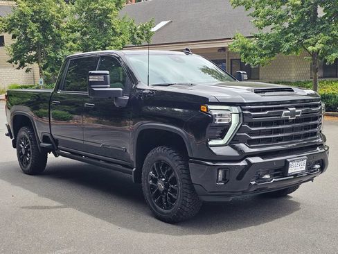 New 2026 Chevrolet Silverado 2500 High Country w/ Midnight Edition AWD/4WD image 7