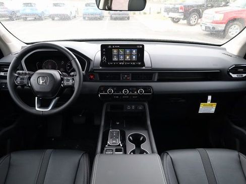 New 2025 Honda Pilot EX-L image 17