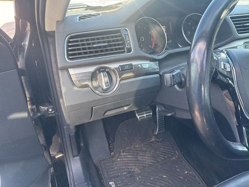 Used 2016 Volkswagen Passat 3.6 SEL Premium image 9