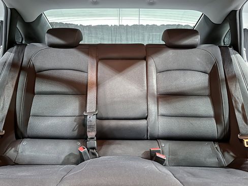 Used 2018 Chevrolet Malibu LT image 26